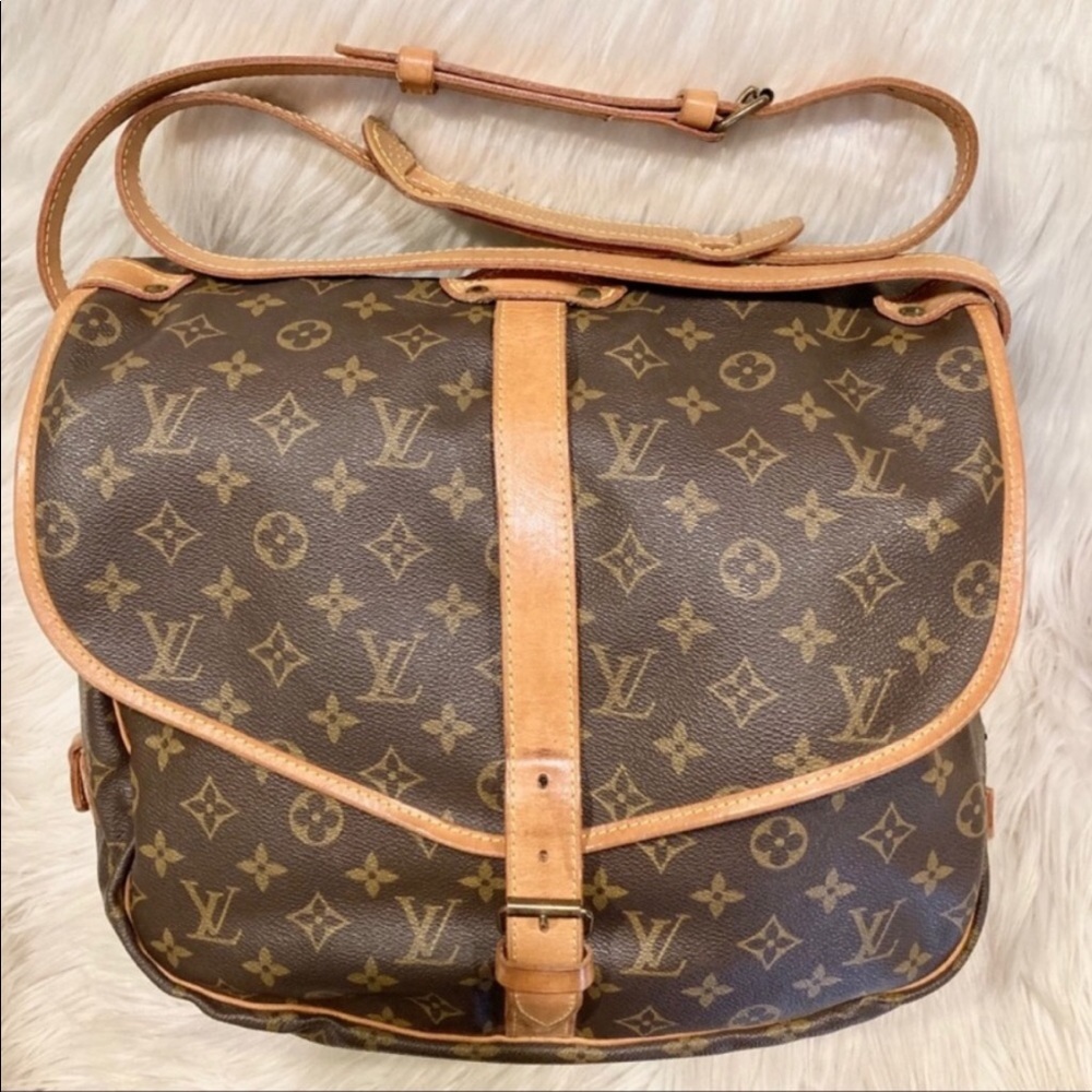 Authentic Louis Vuitton Saumur 30 #5.2 K AR 8912